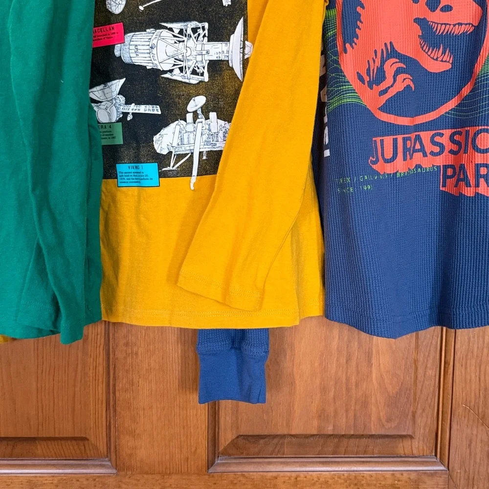 NWT Gap yellow, Like New Old Navy Halloween & Jurassic Park long sleeve shirts S
